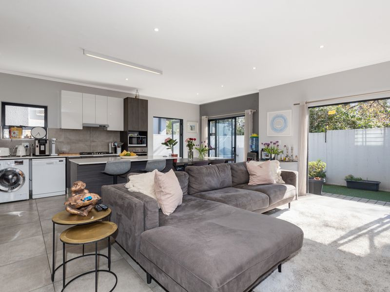 Welcome To An Extraordinary 3-Bedroom, 3.5-Bathroom Cluster Home In Bryanston East - Photo 8
