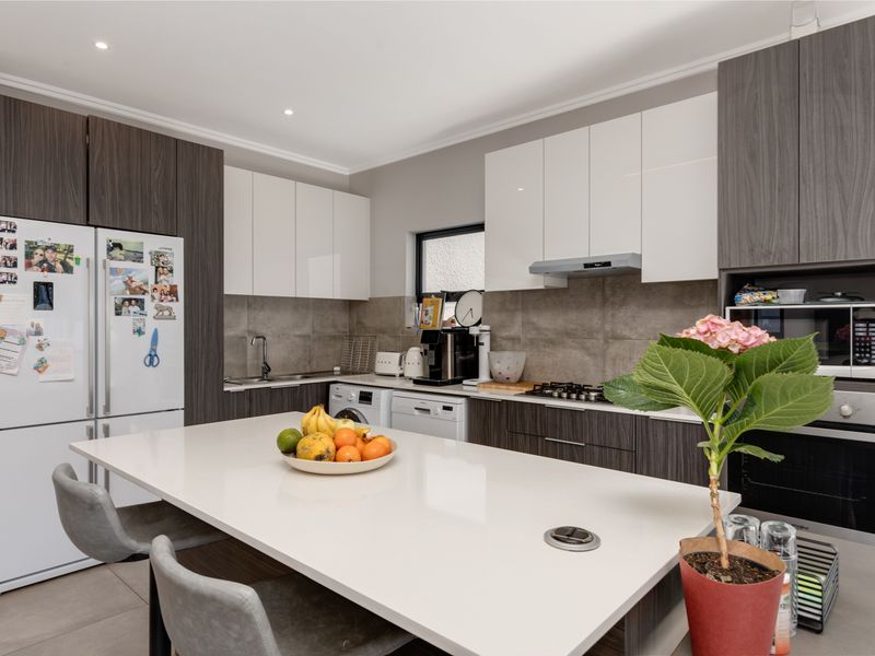 Welcome To An Extraordinary 3-Bedroom, 3.5-Bathroom Cluster Home In Bryanston East - Photo 6