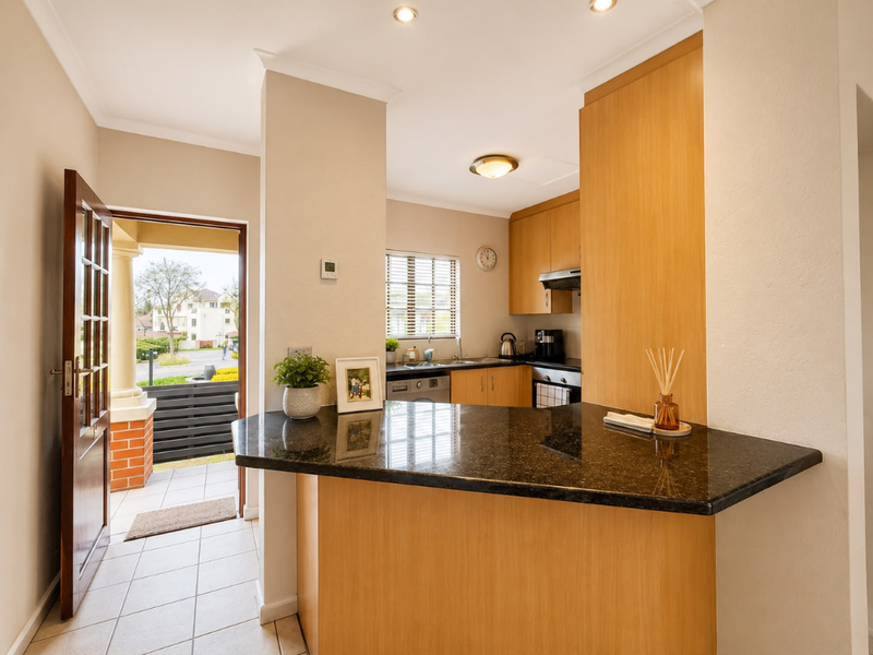 3 Bedroom 2 Bathroom Standalone Double-Storey Home in Lynton Manor - Photo 9