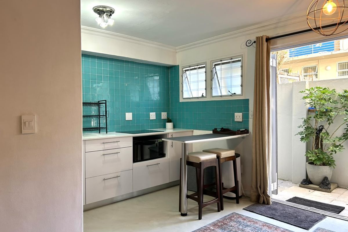 SWEET STUDIO - AVAILABLE IMMEDIATELY - FULLY FURNISHED - Photo 2