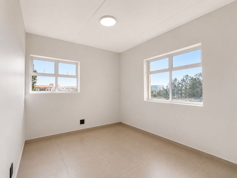 Ultra-Modern 2 Bedroom Apartment To Rent in Riverstone Wetland Estate - Photo 9