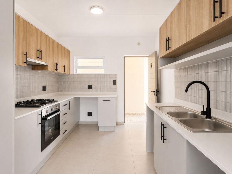 Ultra-Modern 2 Bedroom Apartment To Rent in Riverstone Wetland Estate - Photo 2