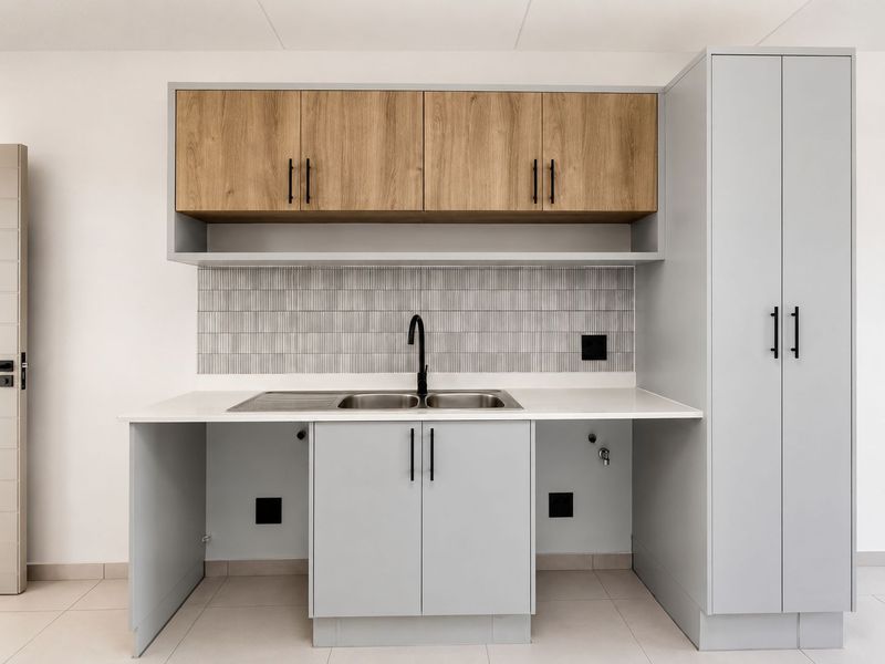 Ultra-Modern 2 Bedroom Apartment To Rent in Riverstone Wetland Estate - Photo 4