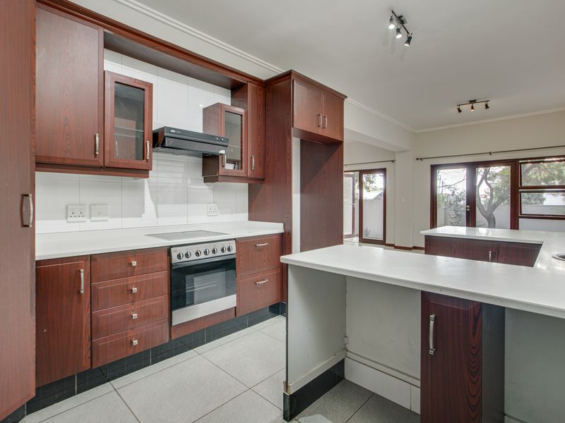Three Bedroom Family Home In Secure Estate - Photo 3