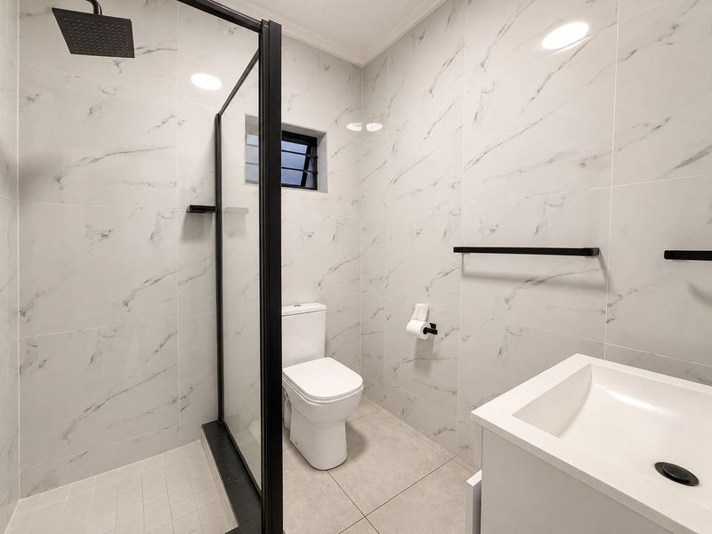Modern 2 Bedroom, 2 Bathroom First-Floor Apartment to Rent in Key West, Bryanston - Photo 10