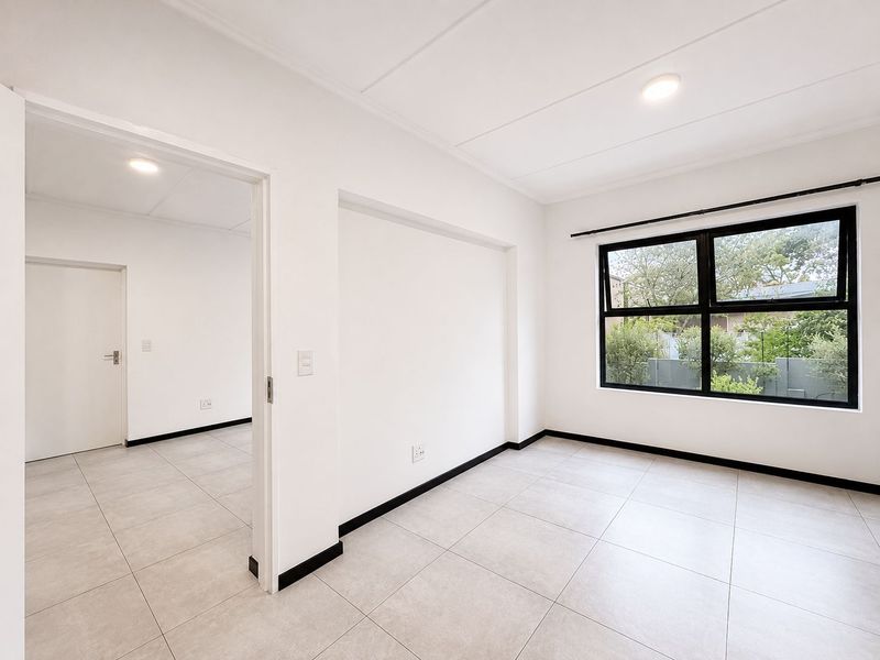 Modern 2 Bedroom, 2 Bathroom First-Floor Apartment to Rent in Key West, Bryanston - Photo 8