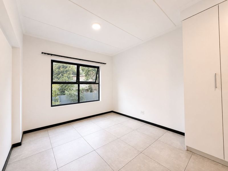 Modern 2 Bedroom, 2 Bathroom First-Floor Apartment to Rent in Key West, Bryanston - Photo 6
