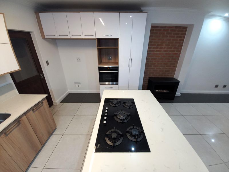 3 Bedroom 2-bathroom Duplex for Rent at The Paddocks - Photo 10