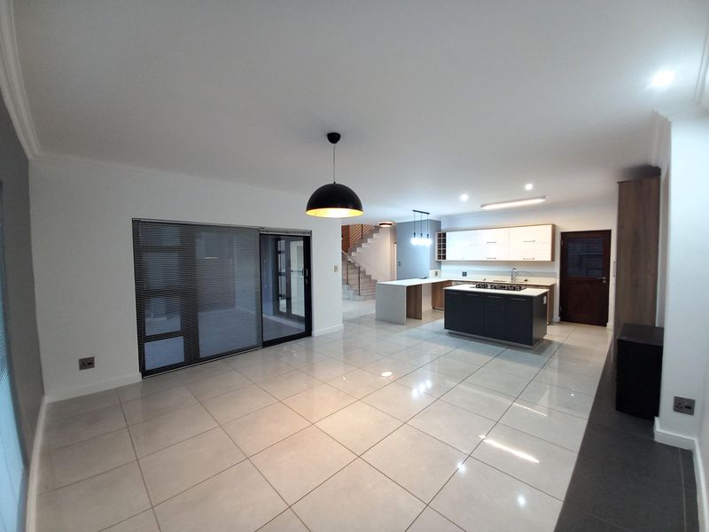 3 Bedroom 2-bathroom Duplex for Rent at The Paddocks - Photo 7