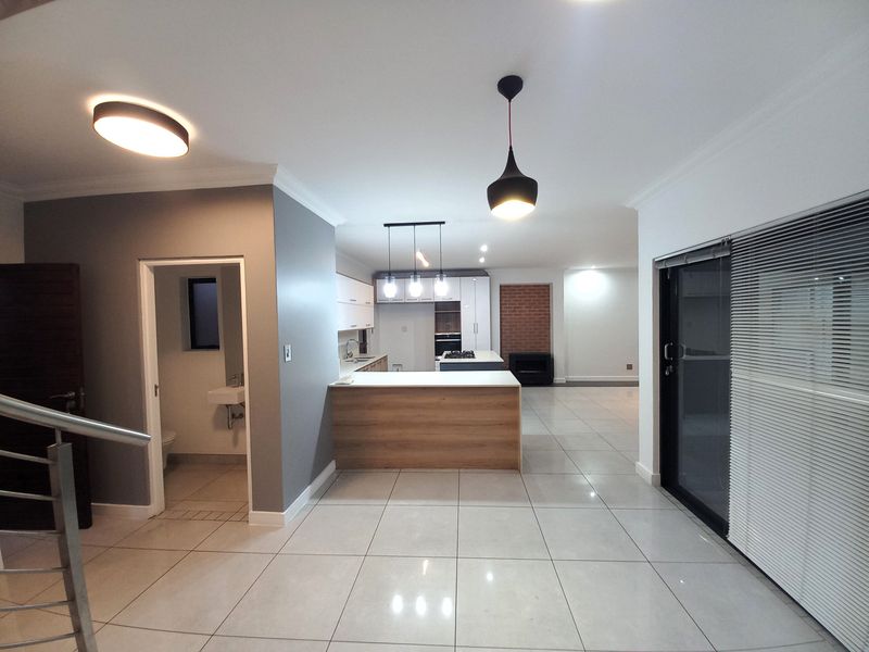 3 Bedroom 2-bathroom Duplex for Rent at The Paddocks - Photo 6