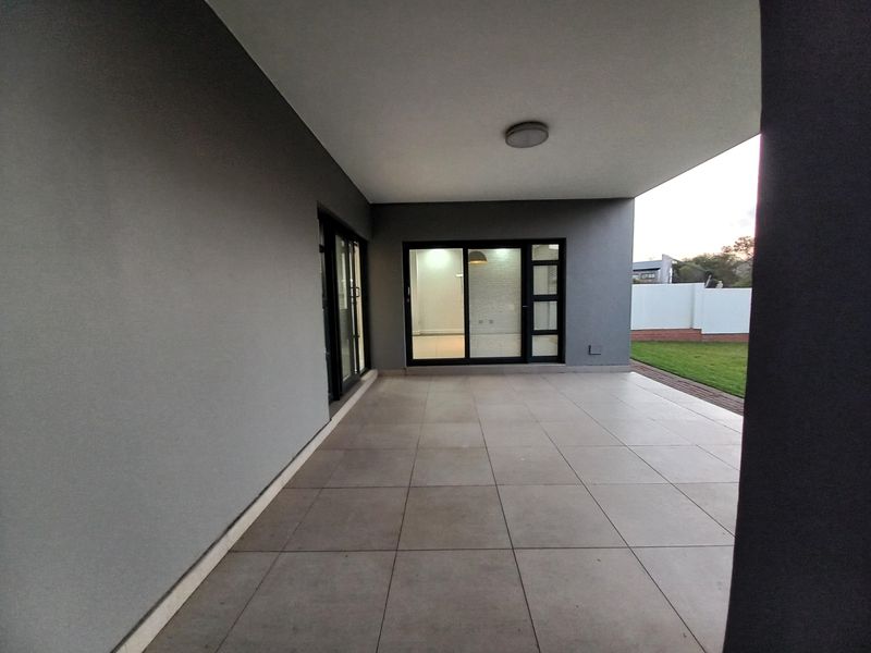 3 Bedroom 2-bathroom Duplex for Rent at The Paddocks - Photo 4