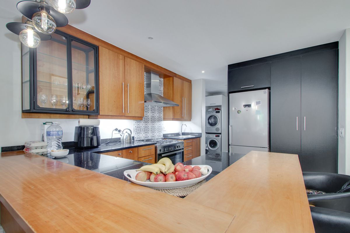 Modern Furnished Three Bedroom Dainfern Golf Estate - Photo 4