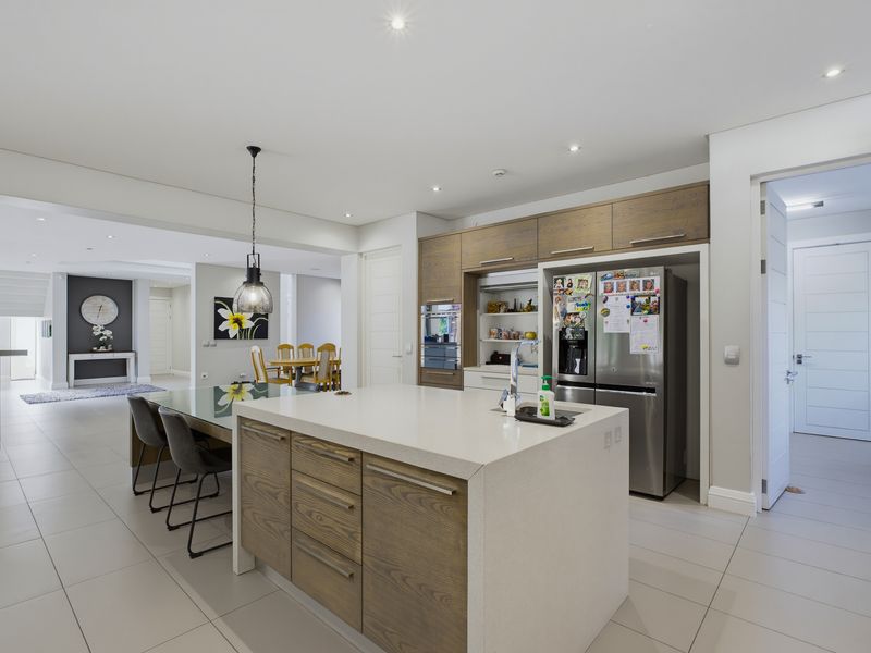 LIVE YOUR BEST LIFE IN THIS EXCEPTIONAL 4 BEDROOM CLUSTER IN SENDERWOOD! - Photo 10