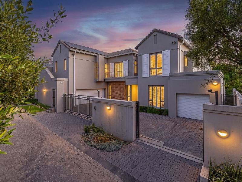 LIVE YOUR BEST LIFE IN THIS EXCEPTIONAL 4 BEDROOM CLUSTER IN SENDERWOOD! - Photo 2
