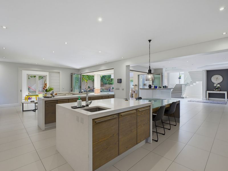 LIVE YOUR BEST LIFE IN THIS EXCEPTIONAL 4 BEDROOM CLUSTER IN SENDERWOOD! - Photo 5