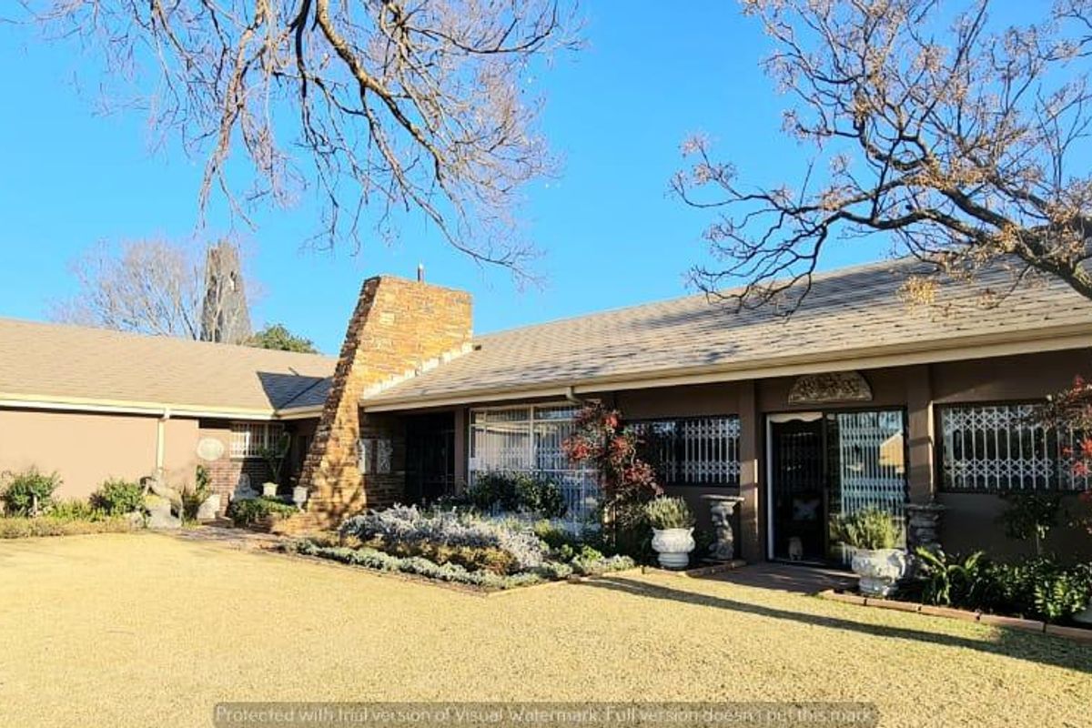 Two properties on one large stand for sale in Secunda!  Impressive property - Photo 2
