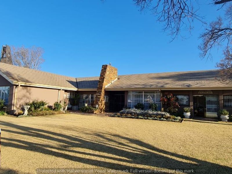 Two properties on one large stand for sale in Secunda!  Impressive property - Photo 3