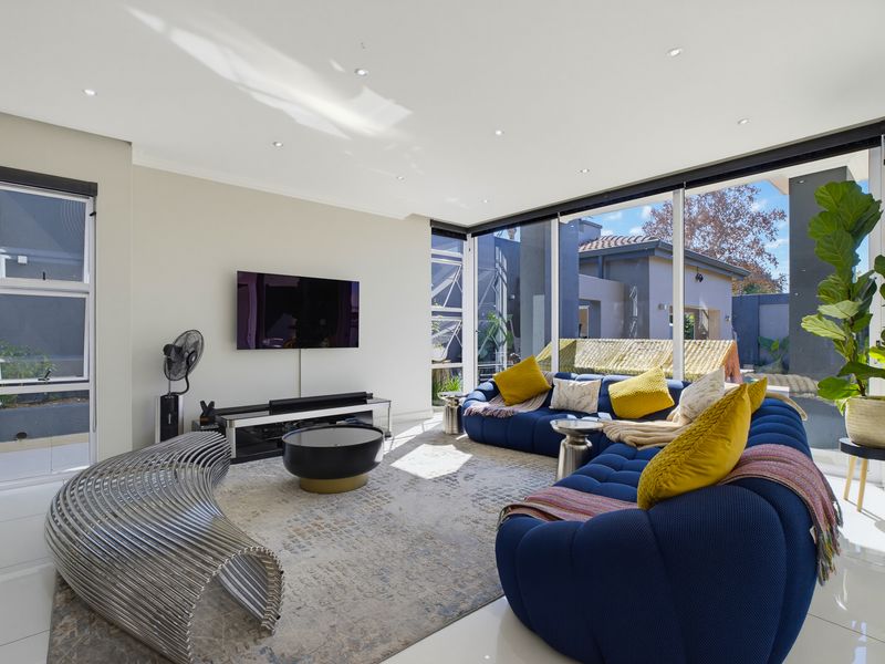 4 BEDROOM DOUBLE-STOREY HOME FOR SALE IN SENDERWOOD - Photo 8