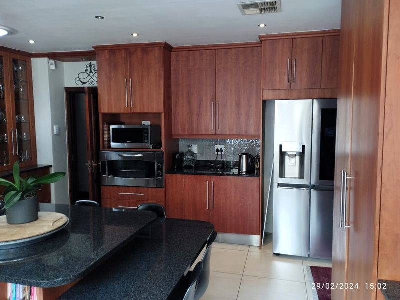 A lifestyle beyond compare - Photo 9