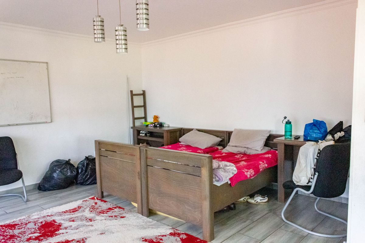 "Spacious 4 bedroom house for sale in Ninapark, Akasia - ideal for a growing family seeking comfort - Photo 4