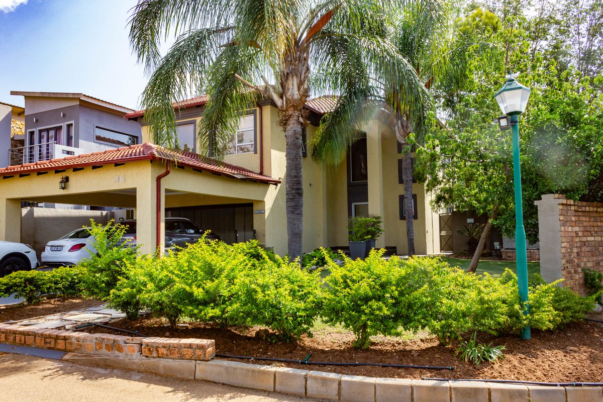 "Spacious 4 bedroom house for sale in Ninapark, Akasia - ideal for a growing family seeking comfort - Photo 2