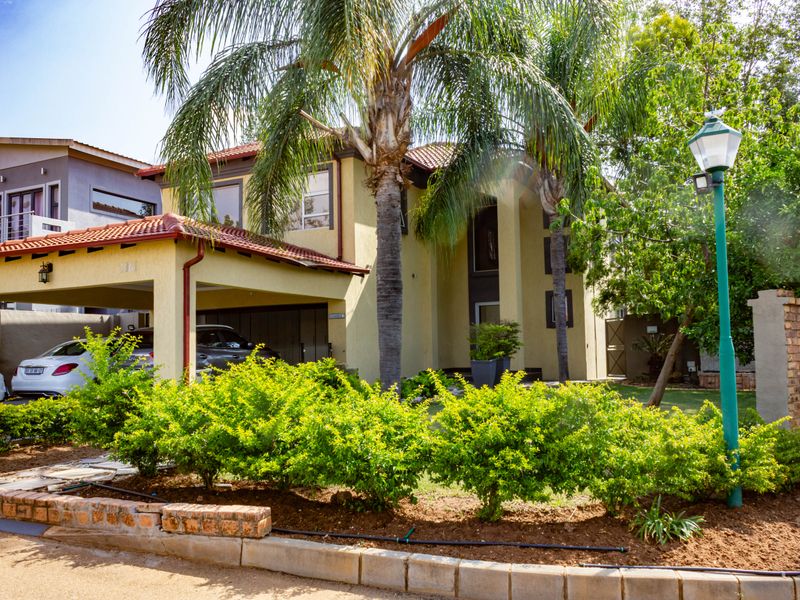 "Spacious 4 bedroom house for sale in Ninapark, Akasia - ideal for a growing family seeking comfort - Photo 2