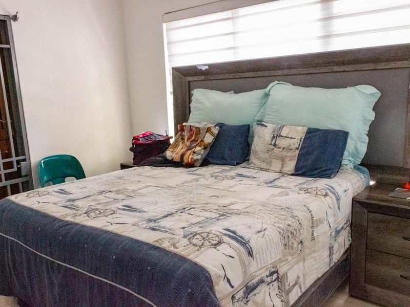 "Spacious 4 bedroom house for sale in Ninapark, Akasia - ideal for a growing family seeking comfort - Photo 9