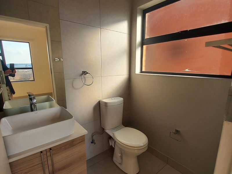 Cherry Blossom 2 bed 2 bath rental - Photo 9