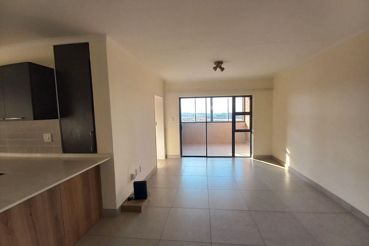 Cherry Blossom 2 bed 2 bath rental - Photo 4