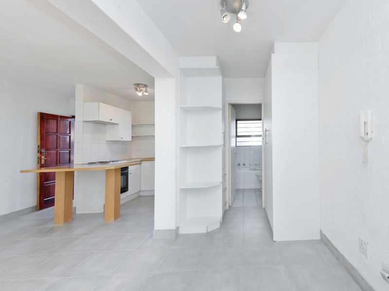 Ground Floor Studio, Cute as a Button - Photo 6