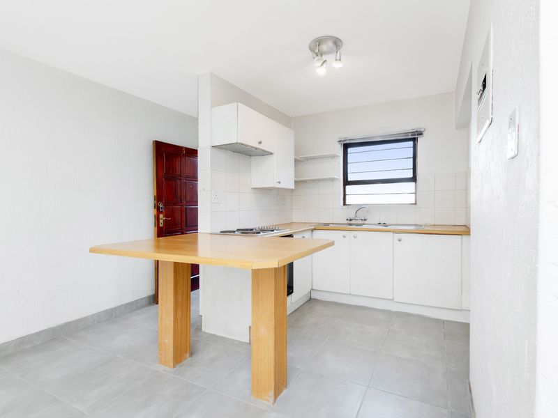 Ground Floor Studio, Cute as a Button - Photo 4