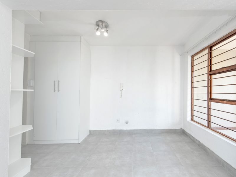 Ground Floor Studio, Cute as a Button - Photo 9