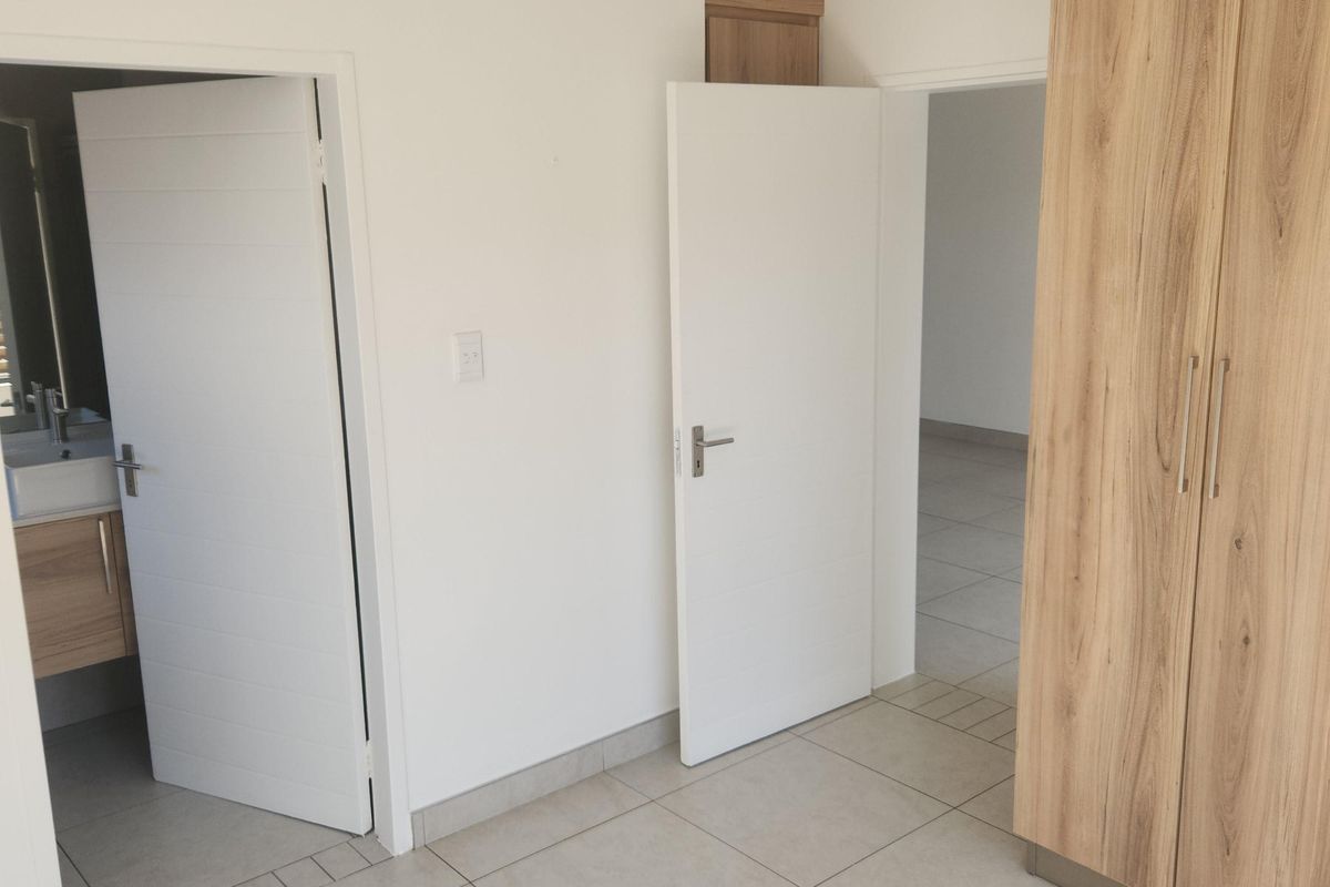 3 Bed Apartment to Rent! - Photo 3