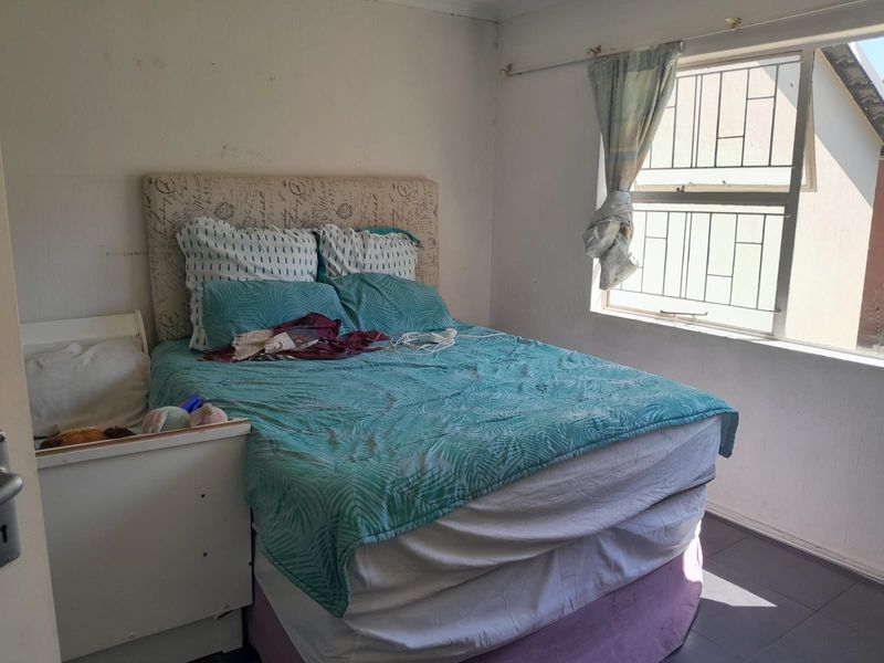 Stylish 2-Bedroom Townhouse! - Photo 10