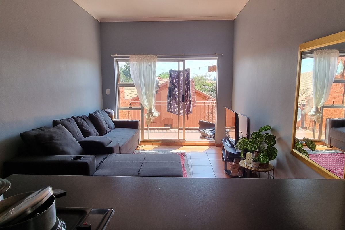 Situated in Prime Location! - Photo 3