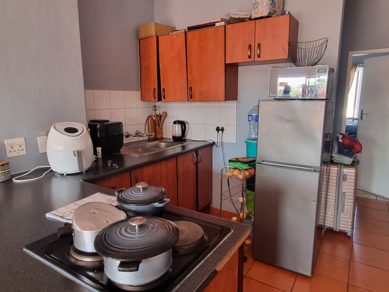 Situated in Prime Location! - Photo 5