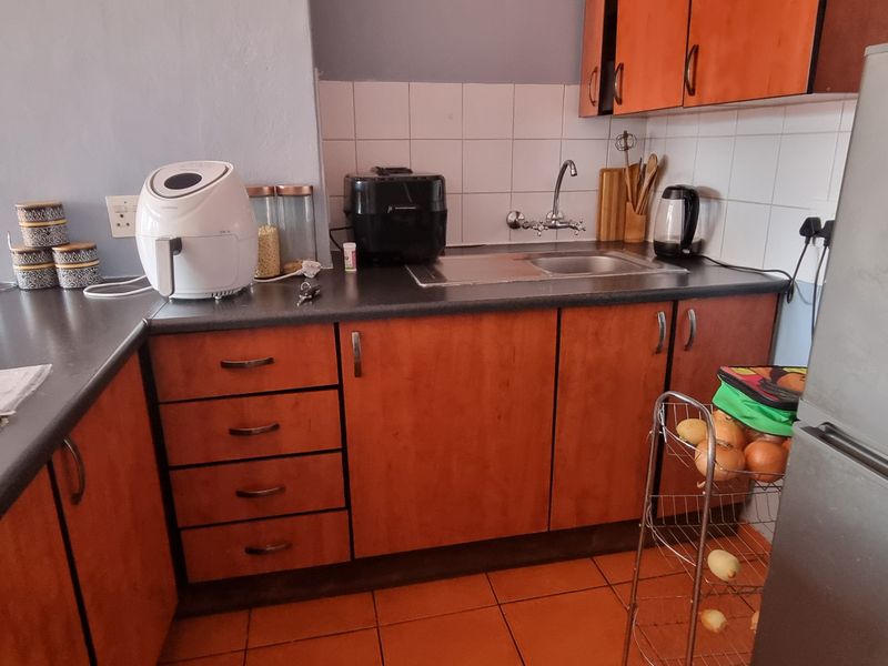 Situated in Prime Location! - Photo 4