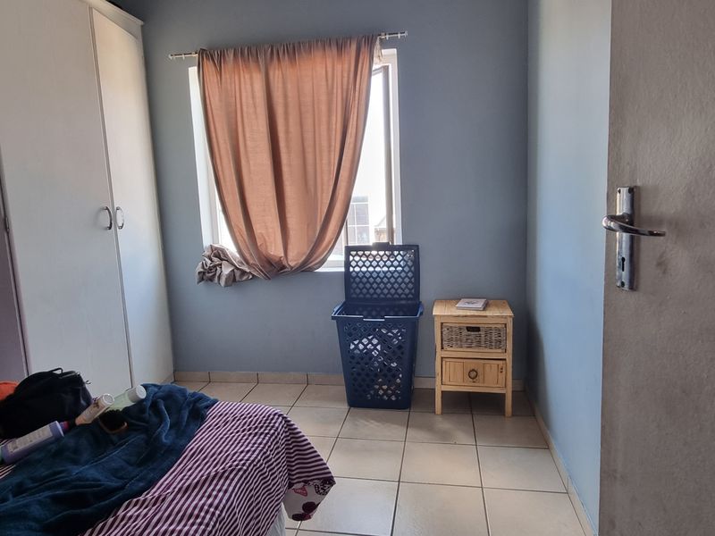 Situated in Prime Location! - Photo 6