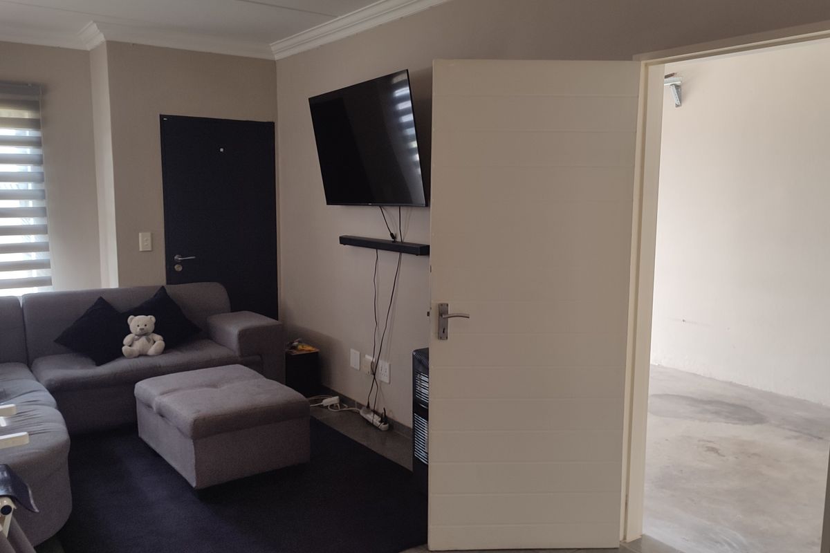 Estate Gem with Modern Comforts - Photo 3