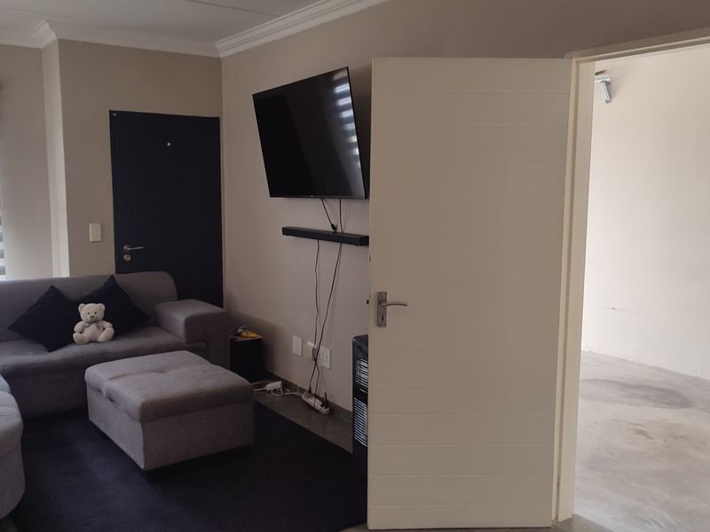 Estate Gem with Modern Comforts - Photo 3