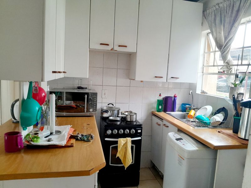 Secluded 2-Bedroom, ground floor townhouse available!! - Photo 5