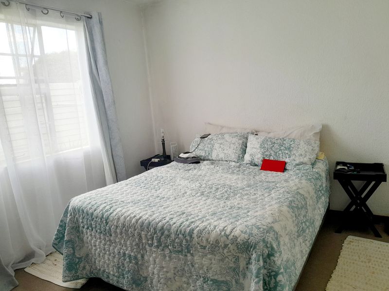 Secluded 2-Bedroom, ground floor townhouse available!! - Photo 8