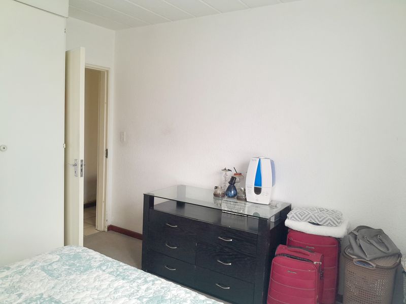 Secluded 2-Bedroom, ground floor townhouse available!! - Photo 9