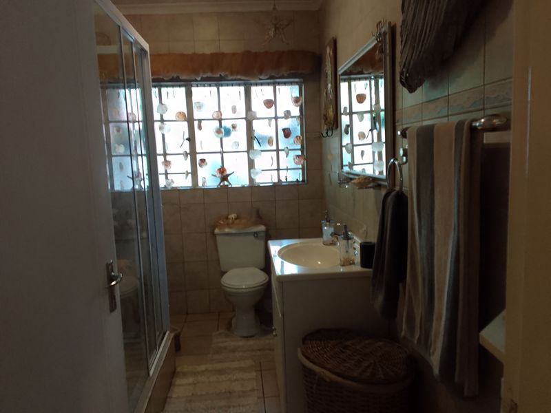 Charming House in East End - Photo 9