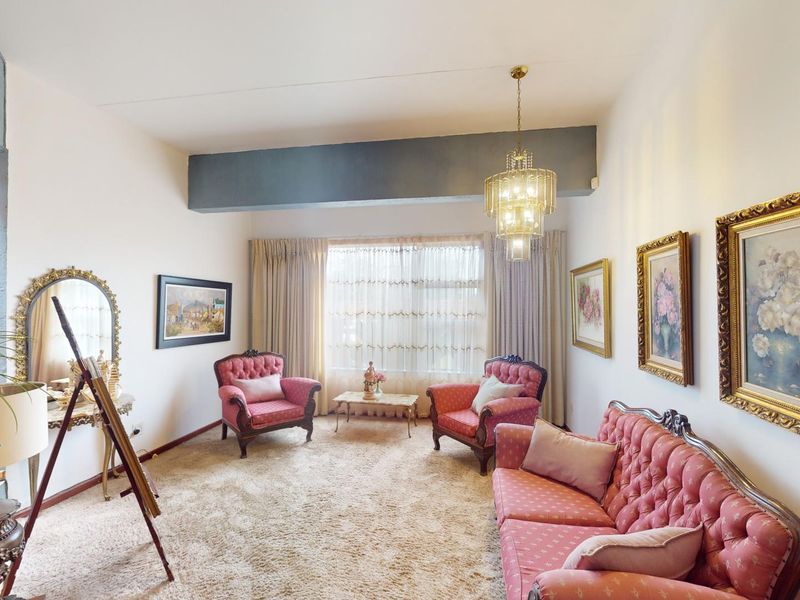 A LUXURIOUS HOME FOR SALE. - Photo 5