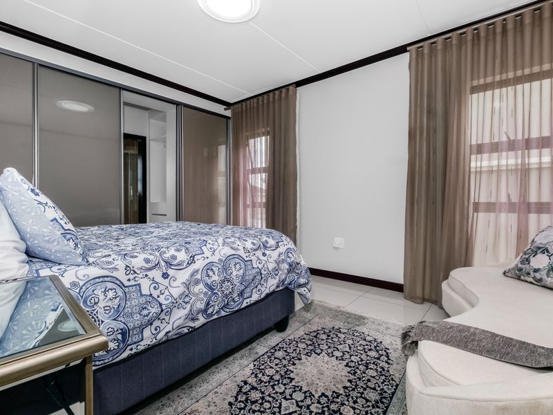 Modern Fully Furnished 3-Bedroom, 2-Bathroom First-Floor Apartment in Secure Estate - Photo 10