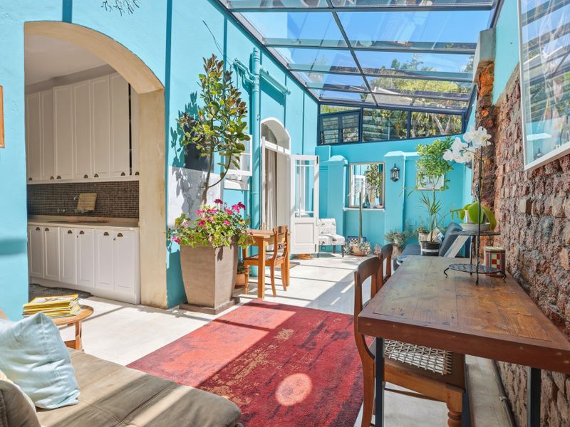 Blue Chip Income Generating Boutique Guesthouse - Photo 7