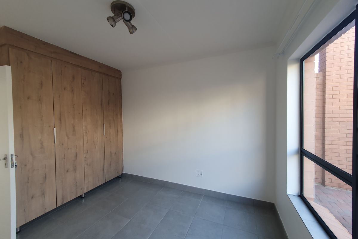Stylish ground 3 bedroom family rental - Photo 5