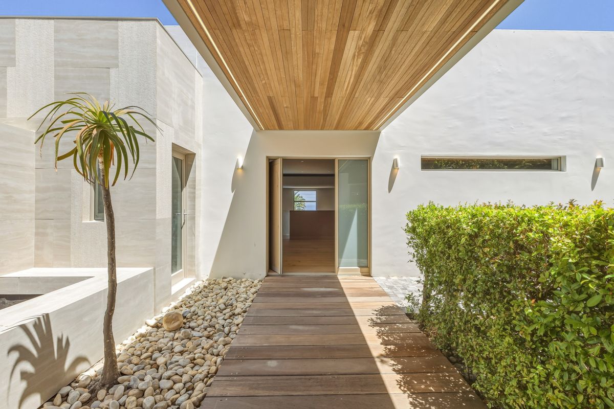 5 Bedroom Luxury Family Home - Photo 2