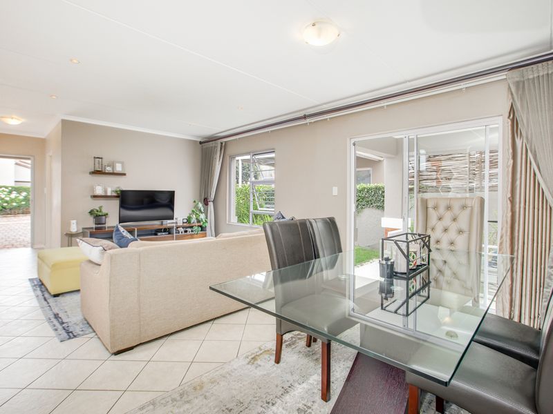 Exquisite 3-Bedroom Townhouse in the Heart of Bryanston East - Photo 9